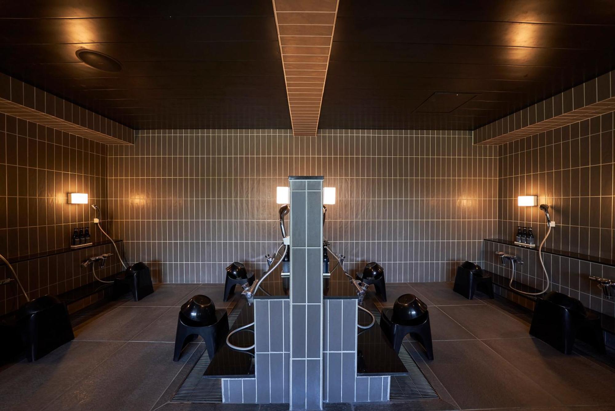 Saitama Grand Hotel Honjo Bagian luar foto