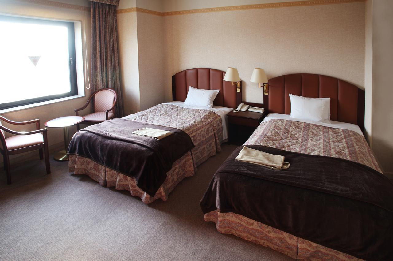 Saitama Grand Hotel Honjo Bagian luar foto